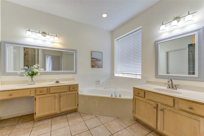 Building Photo - 1215 Whisper Trace Ct