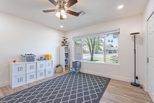 Building Photo - 651 E Kael Cir
