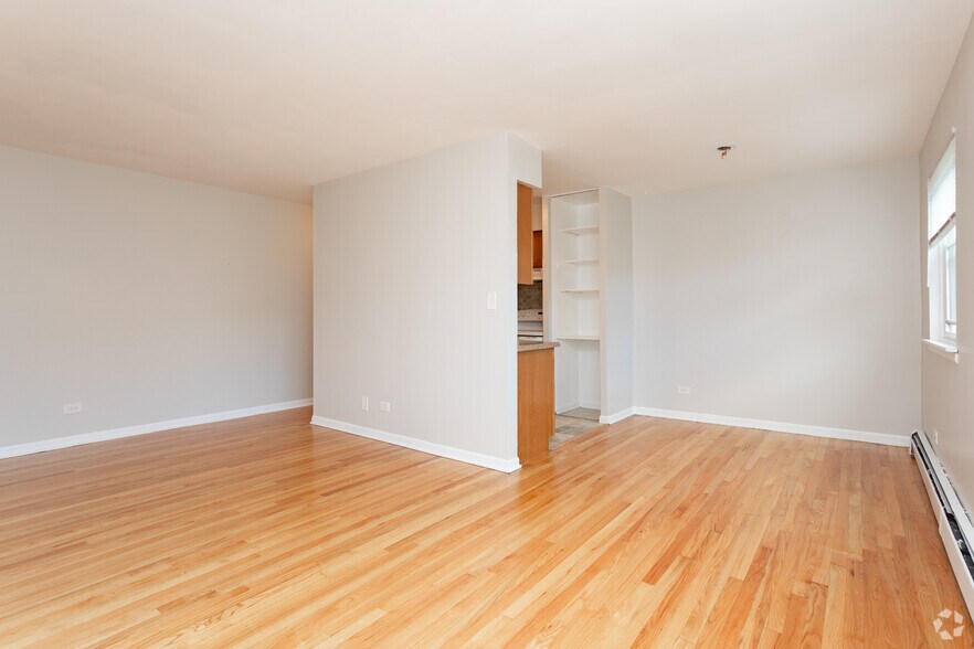 Building Photo - 468 West Melrose