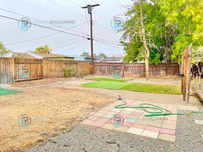 Building Photo - Move In Special: 1/2 Month Free! Cozy 3-Be...