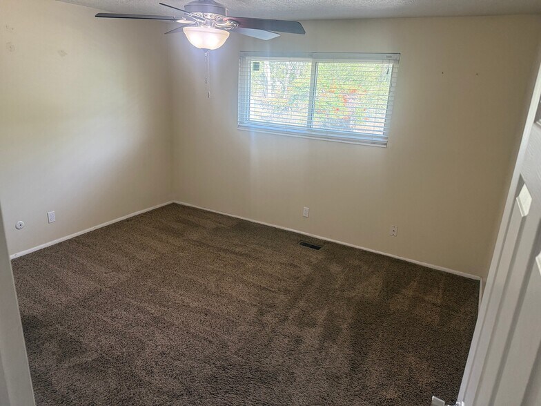 Building Photo - 5936 S 2550 W