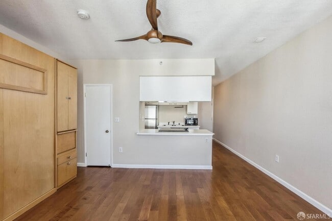 Building Photo - 201 Harrison St