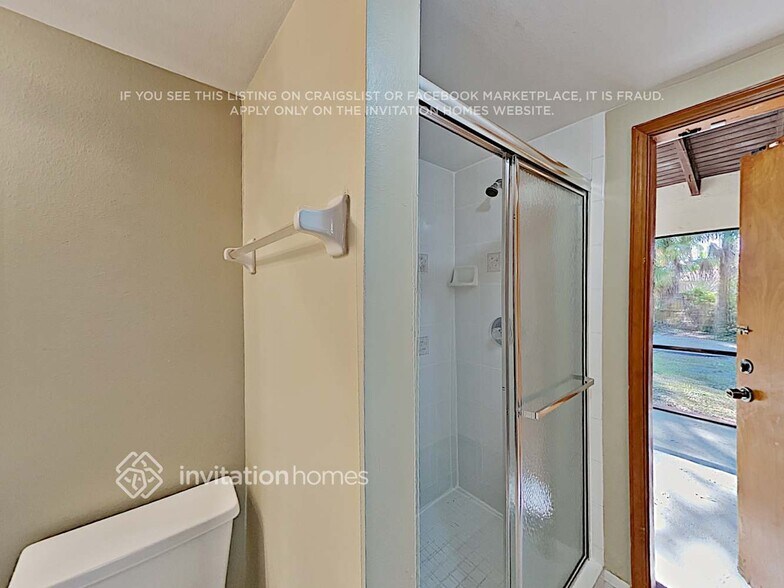 Building Photo - 16101 SW 153rd Ave