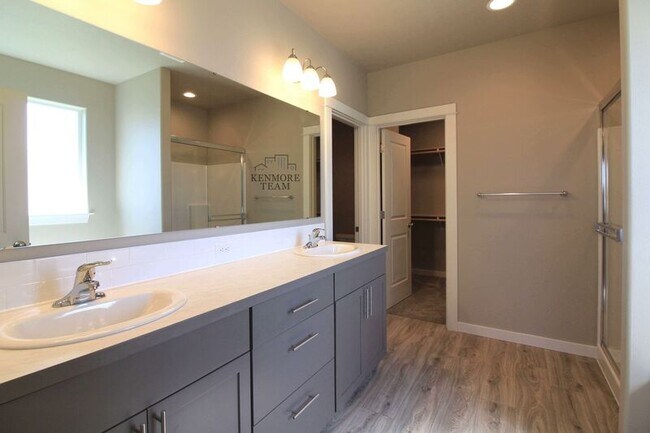 Building Photo - 4718 Philippi Dr