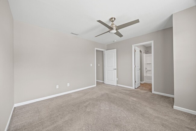 Building Photo - Spectacular 5 Bedrm, 3.5 Bath in the gated...