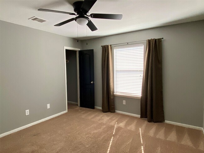 Building Photo - 2827 Mustang Hill Ln