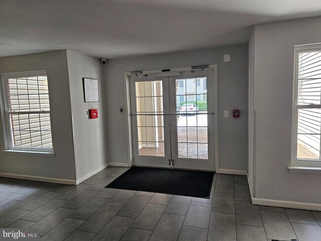 Building Photo - 3315 Wyndham Cir