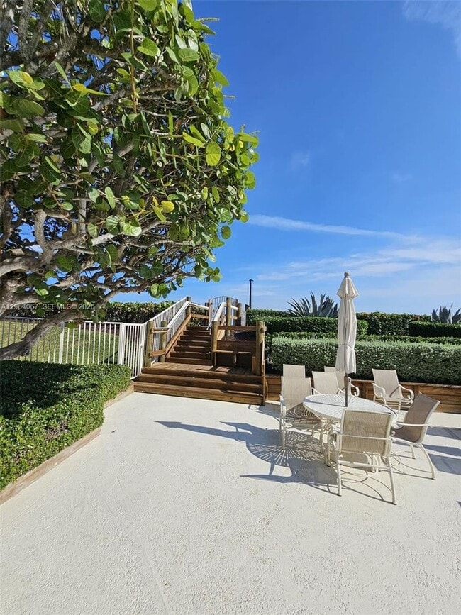 Building Photo - 3200 S Ocean Blvd