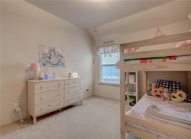 Building Photo - 5009 Holliday Dr