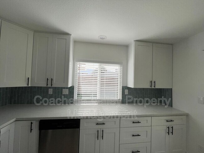 Building Photo - 47675 Azalea St