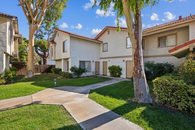 Building Photo - 74624 Driftwood Dr