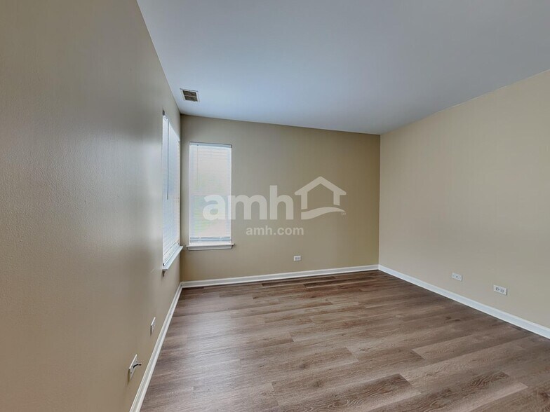Building Photo - 1418 Grandview Ct