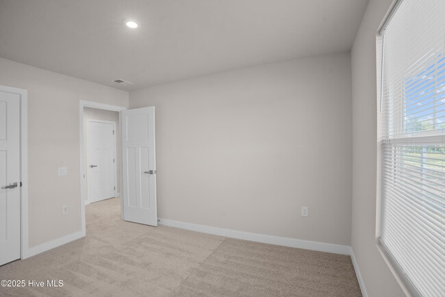 Building Photo - 3111 Edgehill Dr