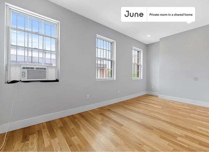 Primary Photo - Private bedroom in 3 bed/1 bath Home