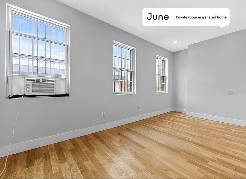 Primary Photo - Room in Shared 3 bed/1 bath home