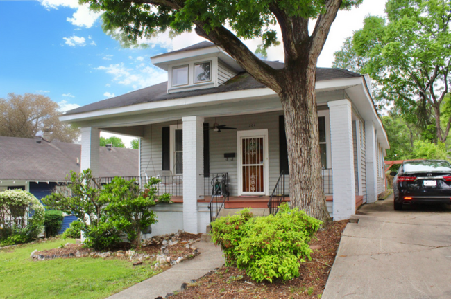 Primary Photo - 204 N Ash St