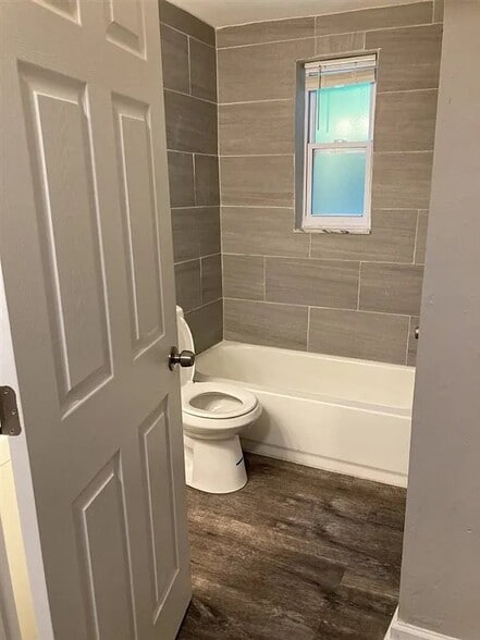 Building Photo - 401 Johnston Rd