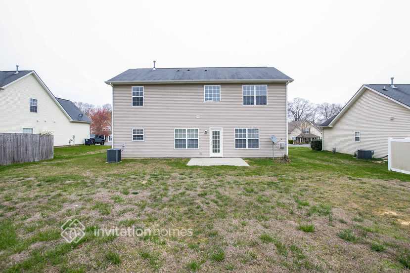 Building Photo - 1004 Oakstone Dr
