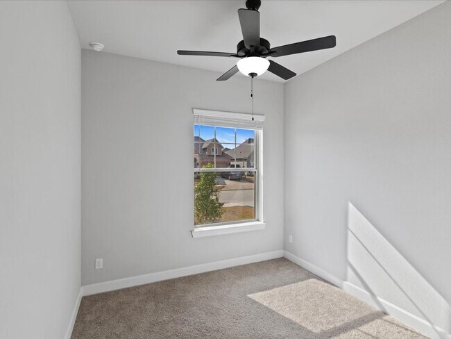 Building Photo - 222 Amaranth Wy