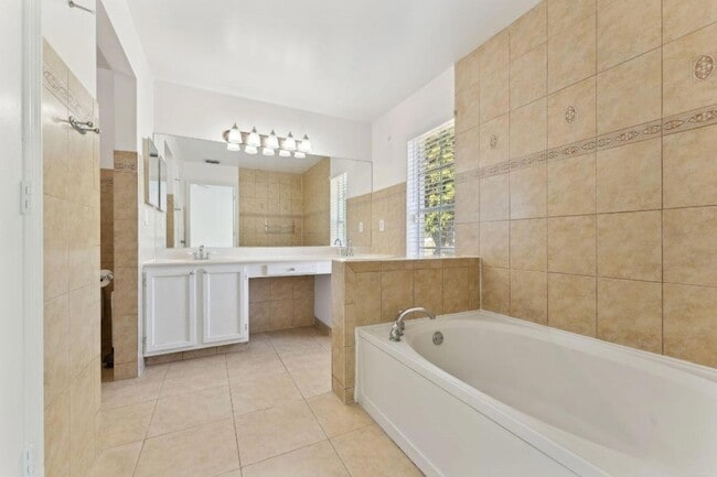 Building Photo - 3855 Sabal Lakes Rd