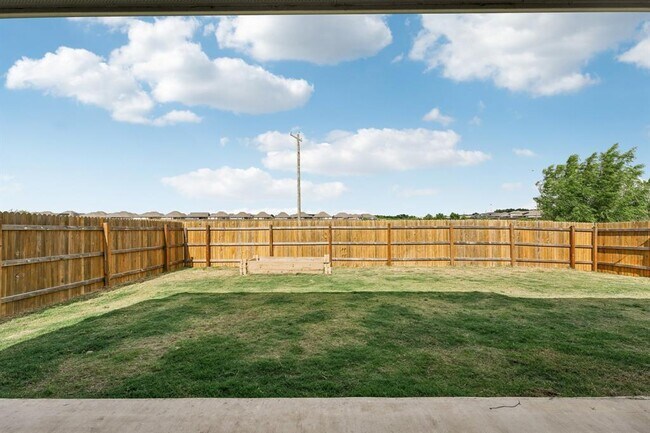Building Photo - 406 Big Cypress Byu Rd