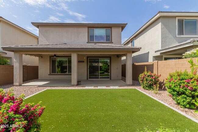 Building Photo - 3551 E Louise Dr