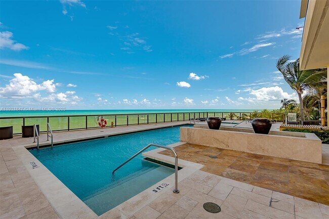 Building Photo - 16275 Collins Ave