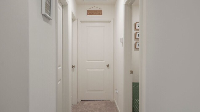 Building Photo - 4 bedroom 2.5 bathroom Single Family Home