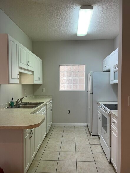 Building Photo - 1501 Partin Dr N