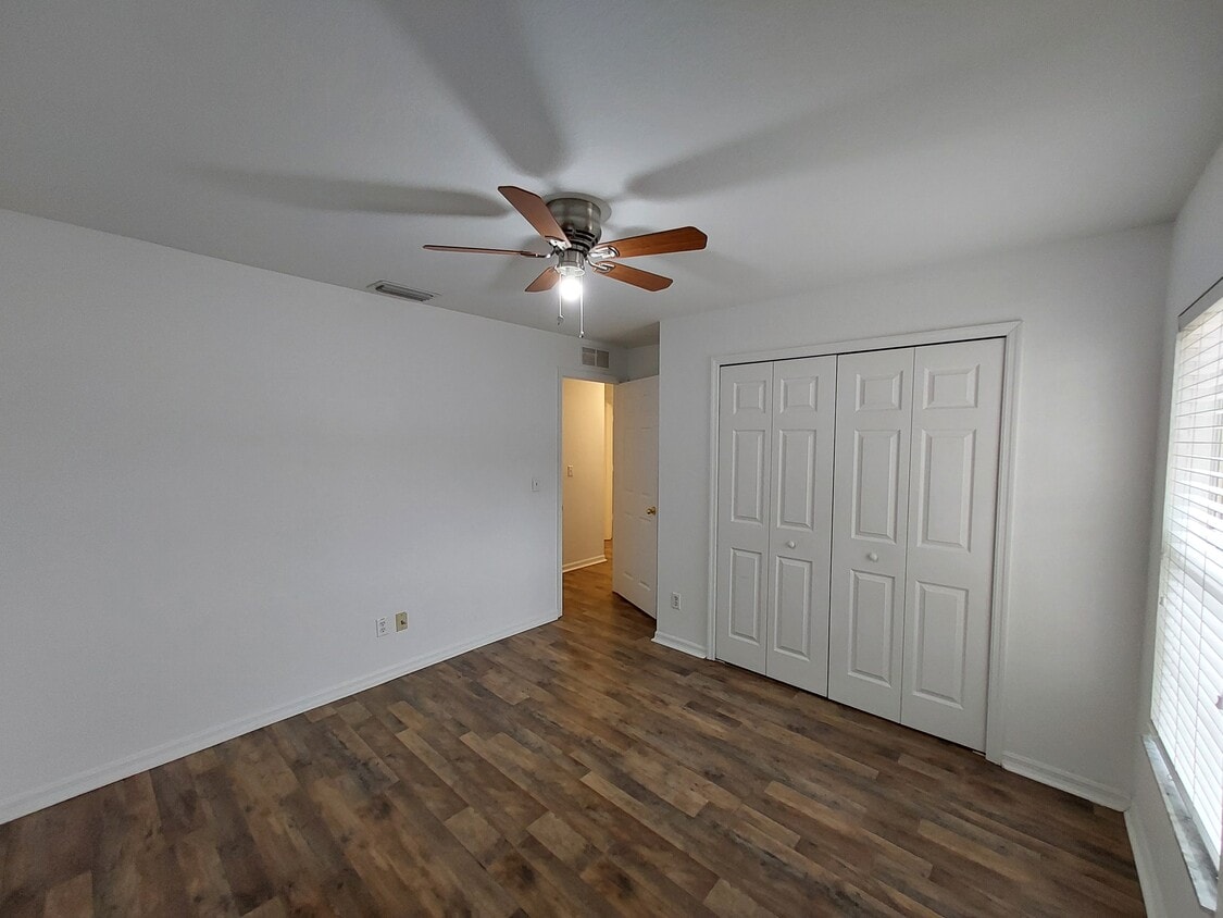 BDRM 3 - 557 Windermere Dr