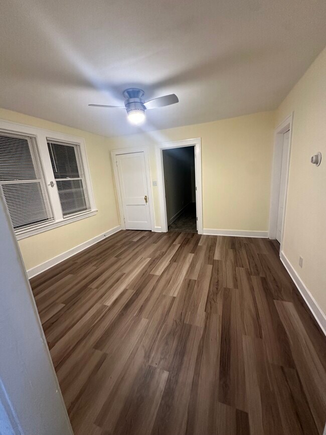 Building Photo - 3412 W 94th St