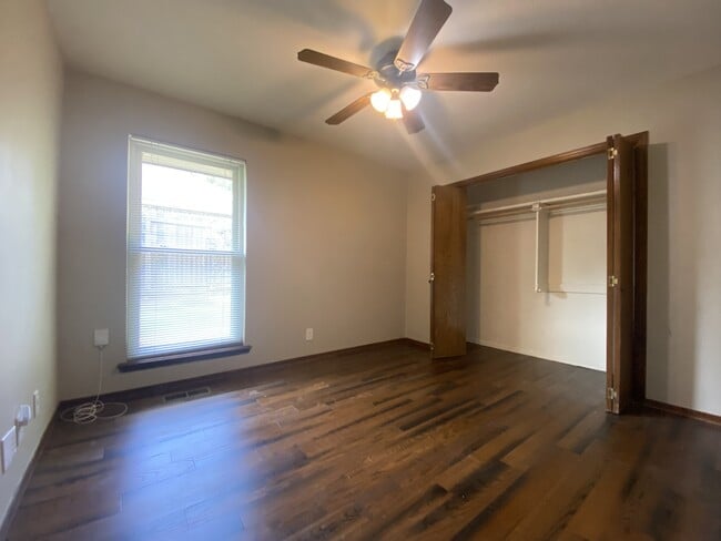 Building Photo - 2333 Cottonwood Rd