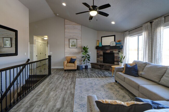 Building Photo - Single Family Lehi Home