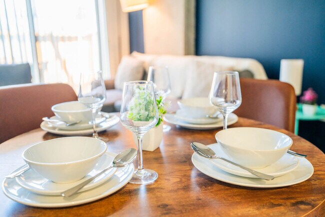 Building Photo - 333 E Roosevelt St