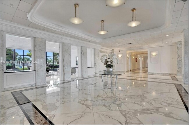 Building Photo - 5700 Collins Ave