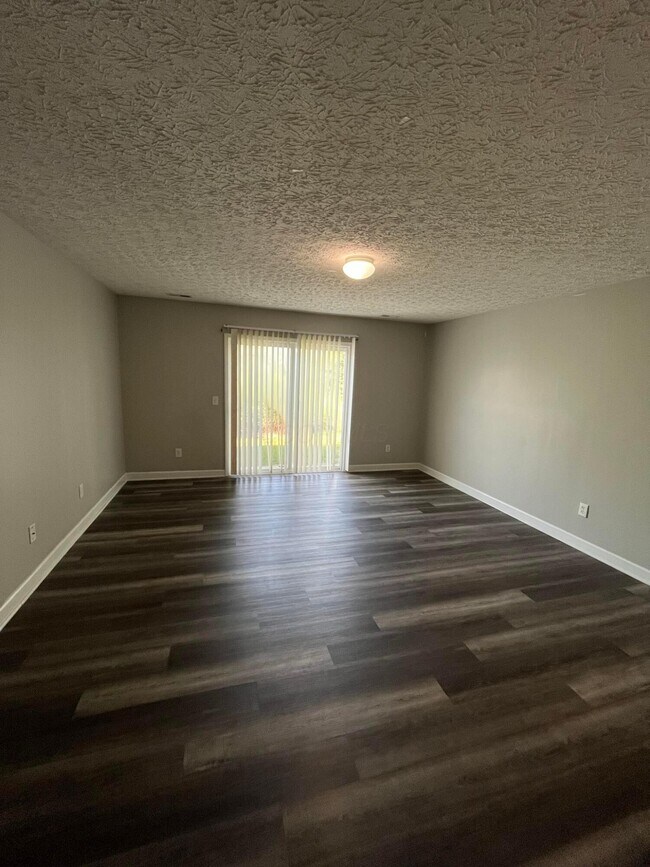 Building Photo - 5171 Mantua Dr