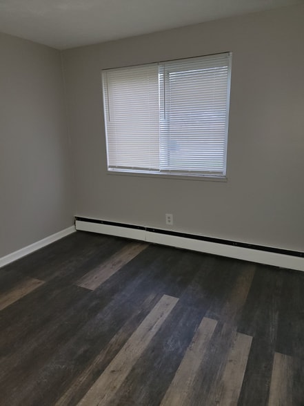 Building Photo - 13420 Euclid Ave