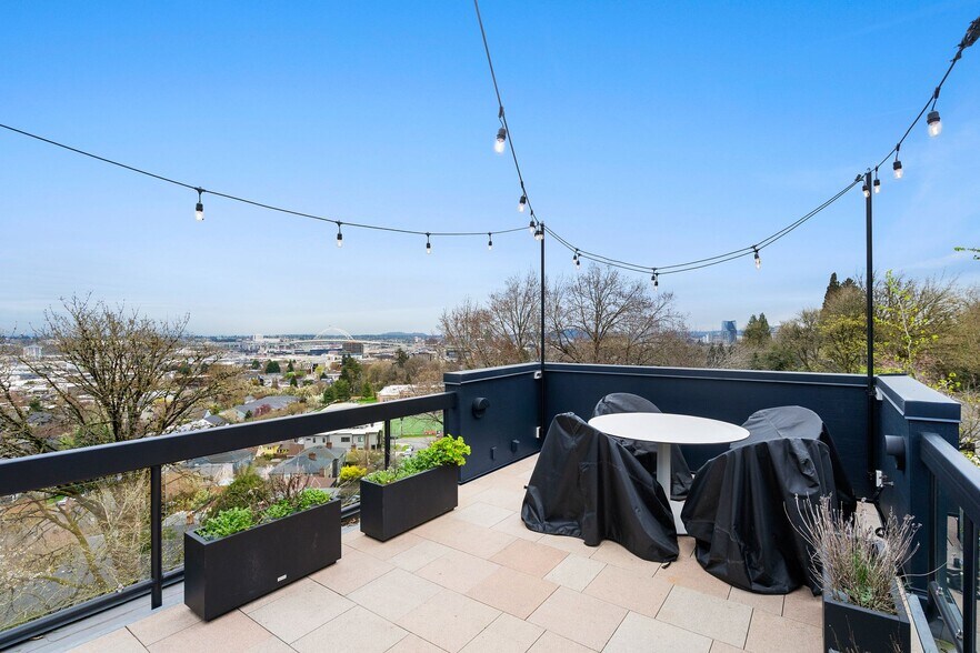 Building Photo - 2831 NW Cornell Rd