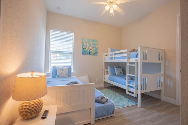 Building Photo - 36 Moody Dr