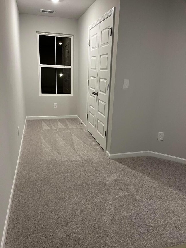 Building Photo - 147 Pine Gate Dr