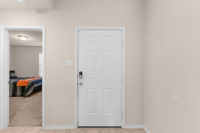 Building Photo - 4-bedroom 2-bathroom house!  Close to Fort Hood!