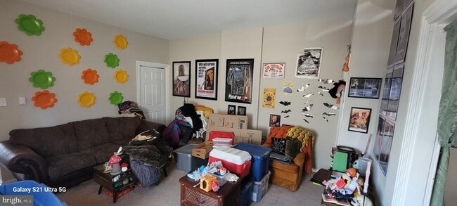 Building Photo - 138 3rd St