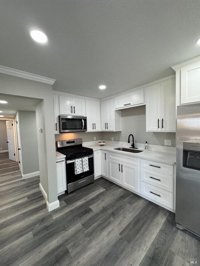 Building Photo - 124 Purdue Dr