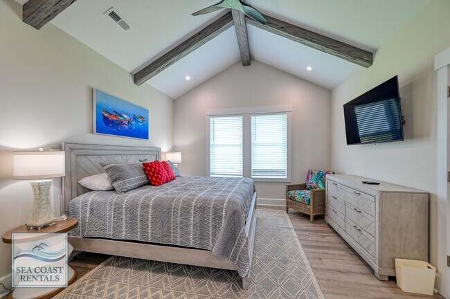 Building Photo - OFF-SEASON MONTHLY RENTAL - IT'S A BIG DILL!!