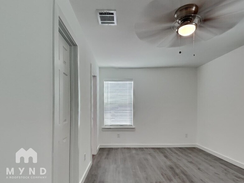 Building Photo - 7629 Sundown Dr