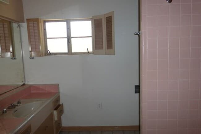 Building Photo - 1409 S Mill