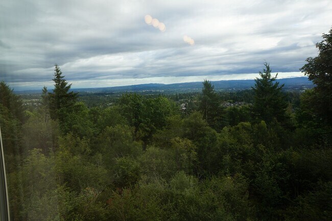 Building Photo - Exquisite NW Portland 4 bedroom with panoramic views