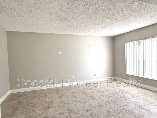 Building Photo - 606 Sandy Creek Dr