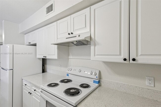 Building Photo - 15470 SW 284th St