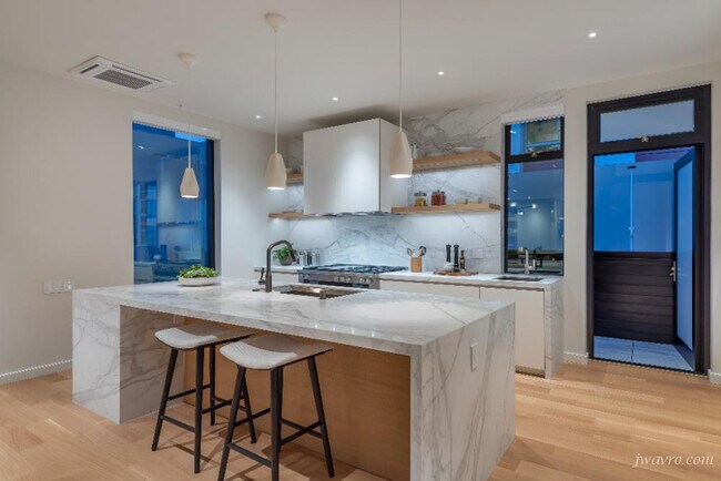 Building Photo - 17 Guy Pl